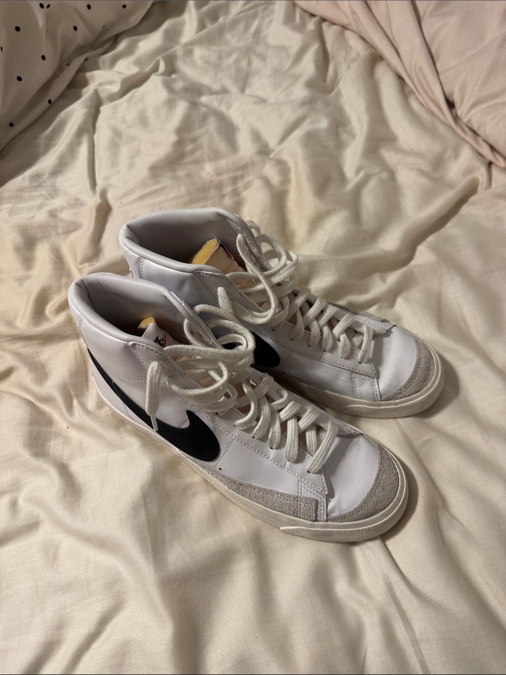 Nike White High-Top blazers with Nike Swoosh